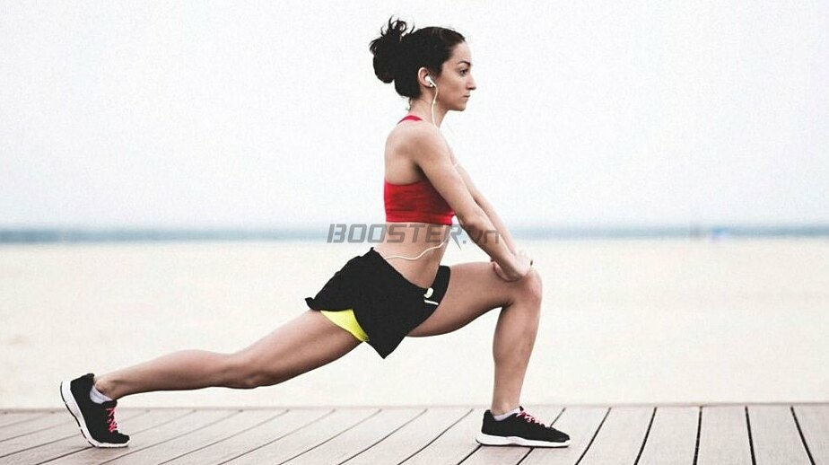 Khởi động thật kỹ trước khi chạy bộ giúp cơ thể săn chắc và giảm mỡ 