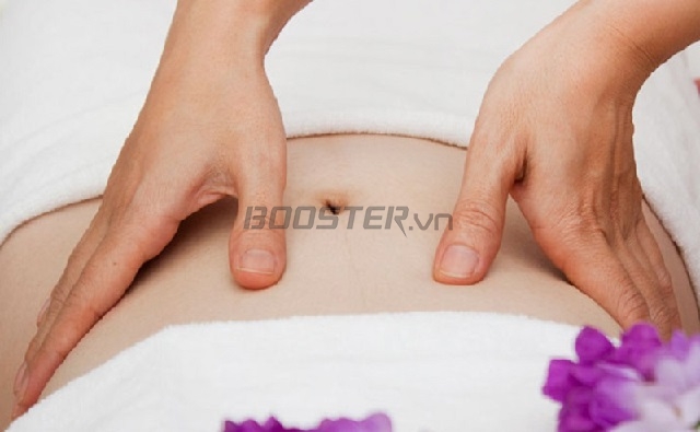 Massage bụng bằng tay với dầu gió có tính nóng loại bỏ mỡ dưới da nhanh