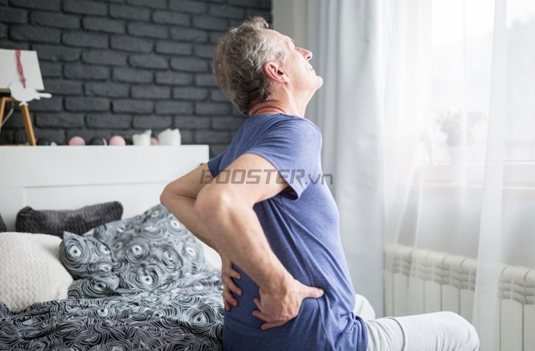 Mỏi lưng khi nằm lâu sẽ khiến sức khỏe giảm sút và đau đớn